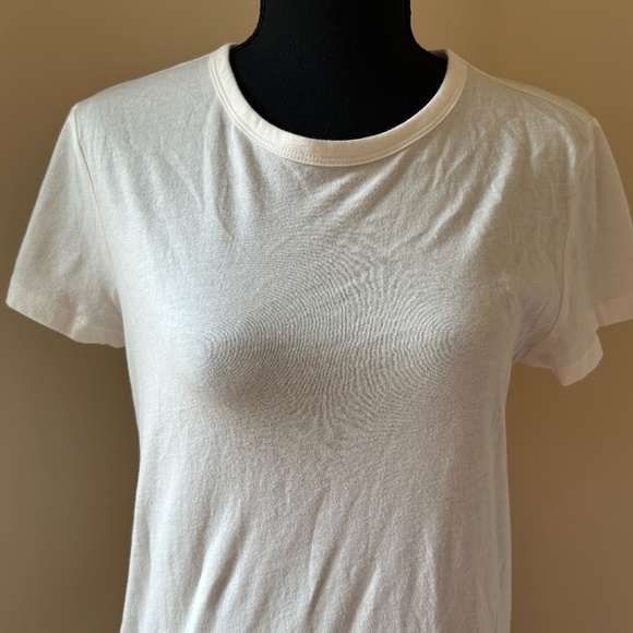 *ELIZABETH AND JAMES* Off-White Short Sleeve Scoop Neck Shirt NWT Size Small - Picture 2 of 9